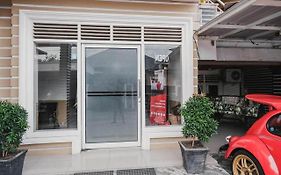 RedDoorz @ Jalan STM Medan